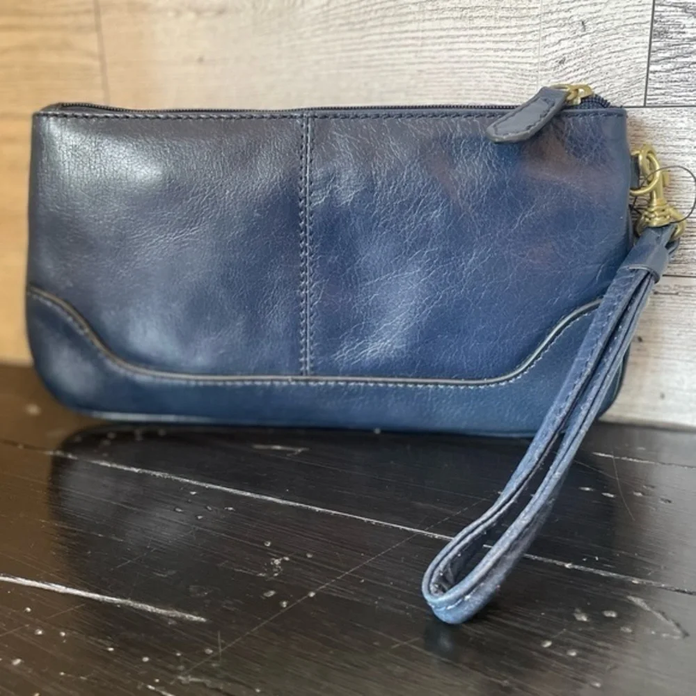 Wilson leather navy blue‎ wristlet NWT